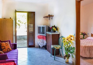 Look forward to a wonderful vacation in this beautiful apartment with sea view.