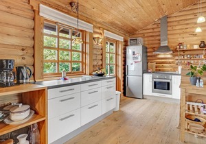 Look forward to a wonderful vacation in this appealing vacation home with whirlpool and Finnish wood