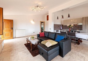 Look forward to a wonderful vacation in this appealing vacation home.