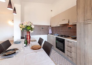 Look forward to a wonderful vacation in this appealing vacation home.