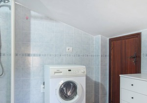 Look forward to a vacation with sea view in this vacation apartment near the beach.