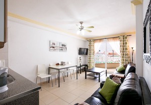 Los Cristianos - FREE WIFI- 2 bed 2 bathroom Apt Ground Floor Poolside