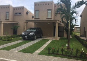 Los Delfines Villa with pool
