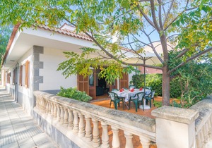 Los Geranios - Five Bedroom Villa, Sleeps 9