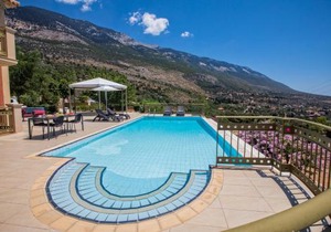 LOURDAS BEACH VIEW VILLA