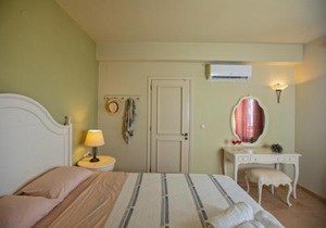LOURDAS BEACH VIEW VILLA