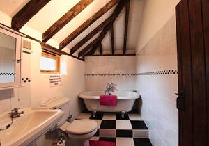 Lovely 1-Bed Cottage in Hellingly in Hellingly