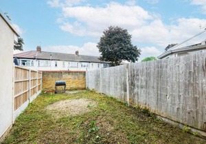 Lovely 2 Bd Hse with Parking near Excel