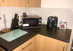 Lovely 2 bed W.parking, wifi and coffee machine