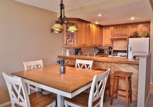 Lovely 2 Bedroom Loft Trout Creek Condo #76. Ski, Golf Discounts Available. Pools, Hot Tubs, Tennis