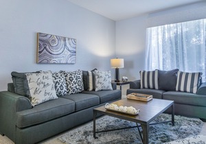 Lovely 3-Story Townhome in Vista Cay Resort!