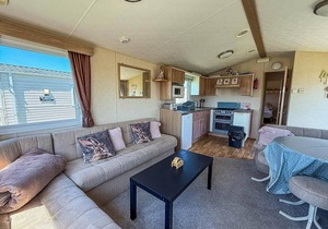 Lovely 6 berth caravan at Naze Marine Holiday Park in Essex ref 17003C