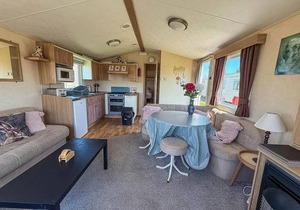 Lovely 6 berth caravan at Naze Marine Holiday Park in Essex ref 17003C