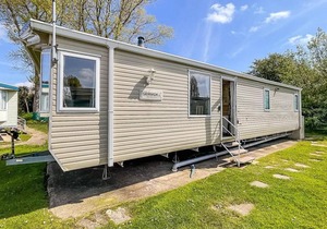 Lovely 6 berth caravan with free WiFi at Naze Marine Holiday Park ref 17008CC