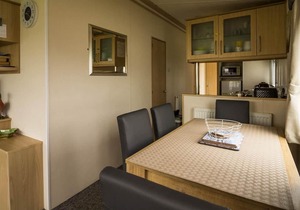 Lovely 8 berth caravan at a brilliant holiday park, Manor Park ref 23113K