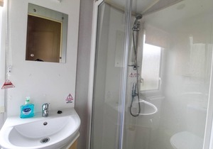 Lovely 8 berth caravan for hire at Broadland Sands in Suffolk ref 20380BS