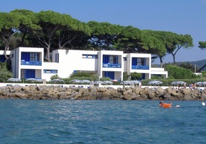 Lovely apartment with seaview and directly on the beach