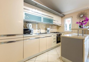 Lovely apartment in Kastel Novi