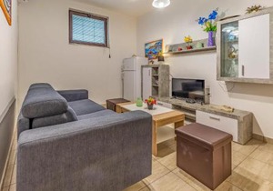 Lovely Apartment In Pula With Wifi