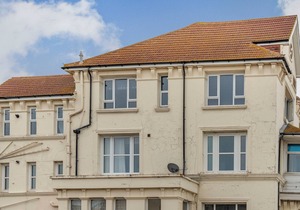 Lovely apartment opposite Littlestone beach.