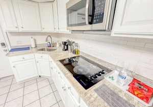 Lovely apt ! Ideal for a couple! Easy access NYC.