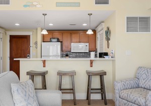 Lovely Bay Views at Baytowne Wharf! Tropical Pool & Hot Tub, Beach Tram, Gym.