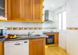 Lovely beach 2 bedroom apartment