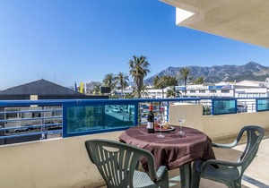 Lovely beach 2 bedroom apartment