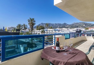 Lovely beach 2 bedroom apartment