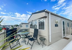 Lovely caravan for hire nearby Scratby beach in Norfolk ref 50045L