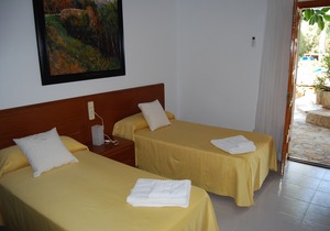 Lovely holiday villa in the unspoilt, scenic coastal port of Portocolom.