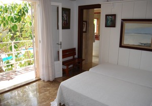 Lovely holiday villa in the unspoilt, scenic coastal port of Portocolom.