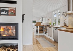 Lovely home in ålbæk with WiFi