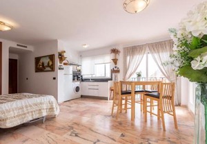 Lovely Home In Benalmádena