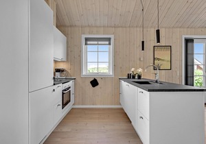 Lovely home in Frørup with kitchen