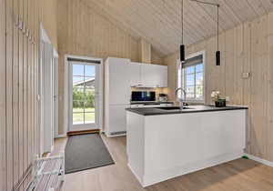 Lovely home in Frørup with kitchen