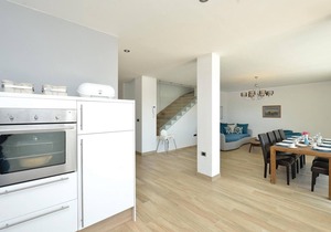 Lovely home in Kakma with WiFi