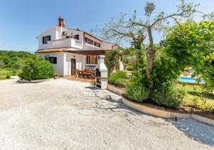 Lovely Home In Loborika