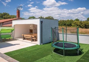 Lovely Home In Loborika With Wifi