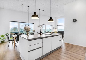 Lovely home in Løgstrup with WiFi