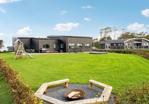 Lovely home in Løgstrup with WiFi