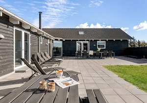 Lovely home in Løkken with sauna