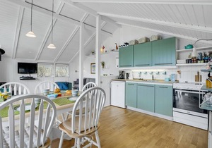 Lovely home in Roslev with kitchen