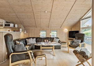 Lovely home in Rudkøbing with WiFi