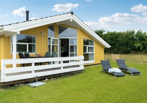 Lovely home in Rudkøbing with sauna
