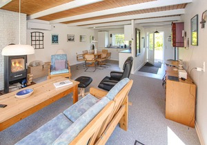 Lovely home in Samsø with kitchen
