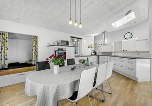 Lovely home in Skjern with WiFi