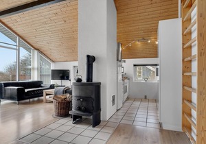 Lovely home in Vestervig with WiFi