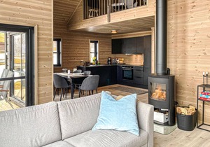 Lovely home in Vikeså with kitchen