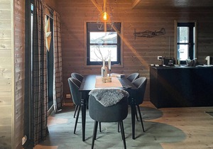 Lovely home in Vikeså with kitchen